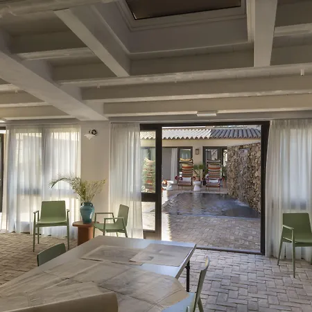 Le Dune Piscinas מלון 5*